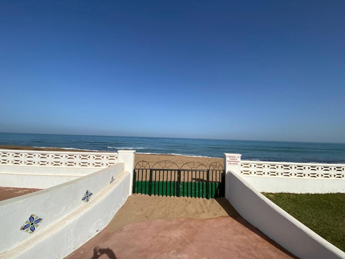 Atico En Primerisima Linea De Playa!!! Denia Bagian luar foto